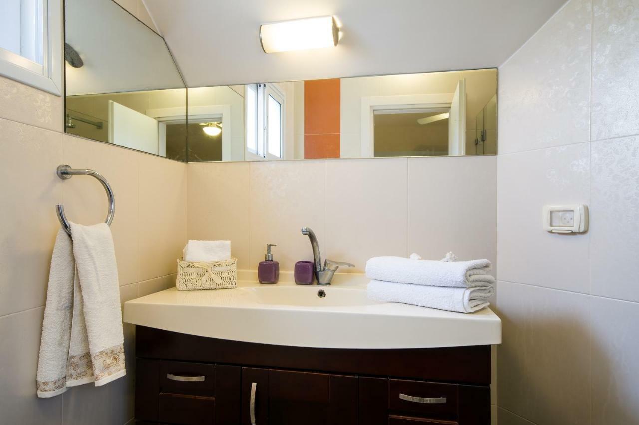 Homey Suite In Zichron Yaakov Zichron Ja’akow Kültér fotó